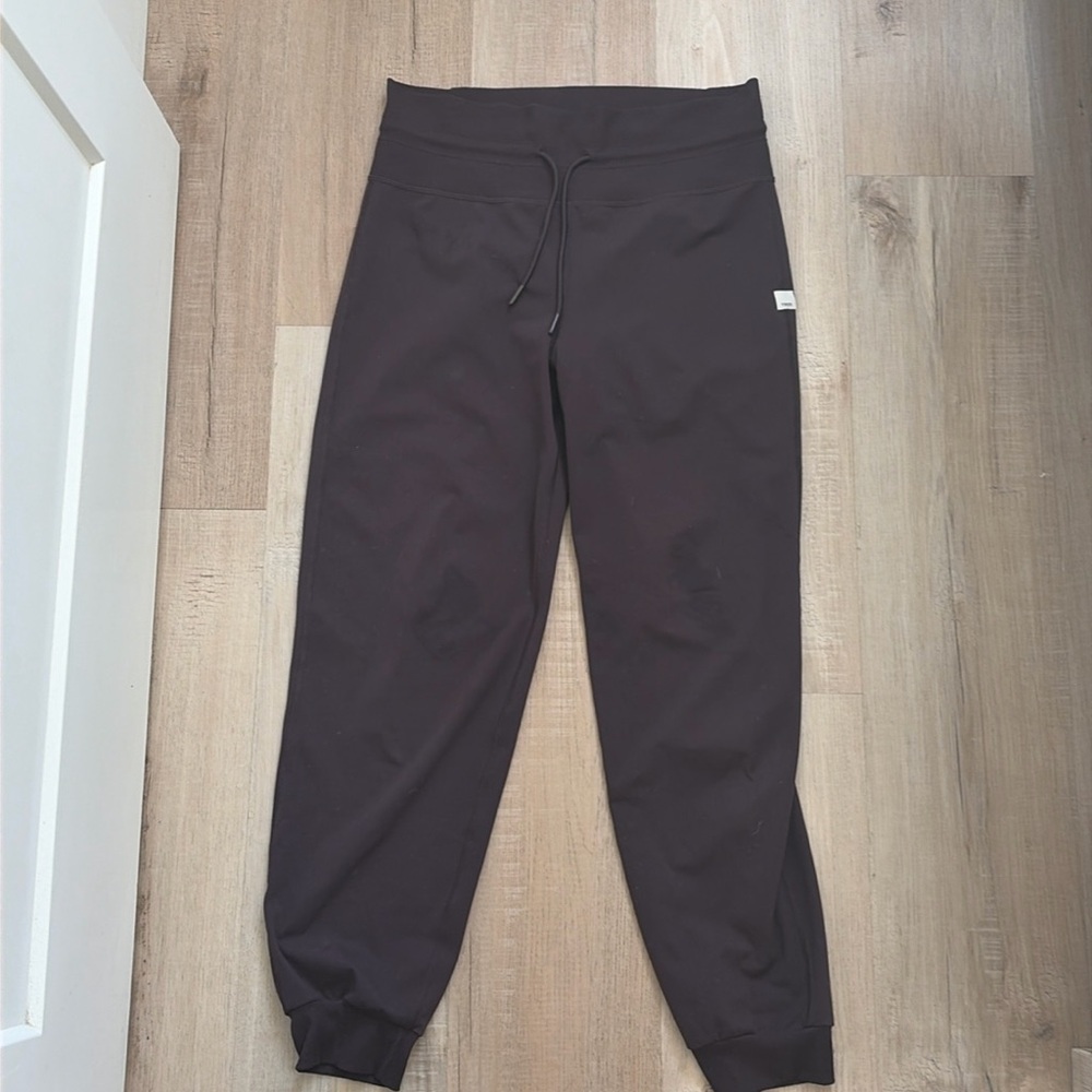 Vuori women’s joggers